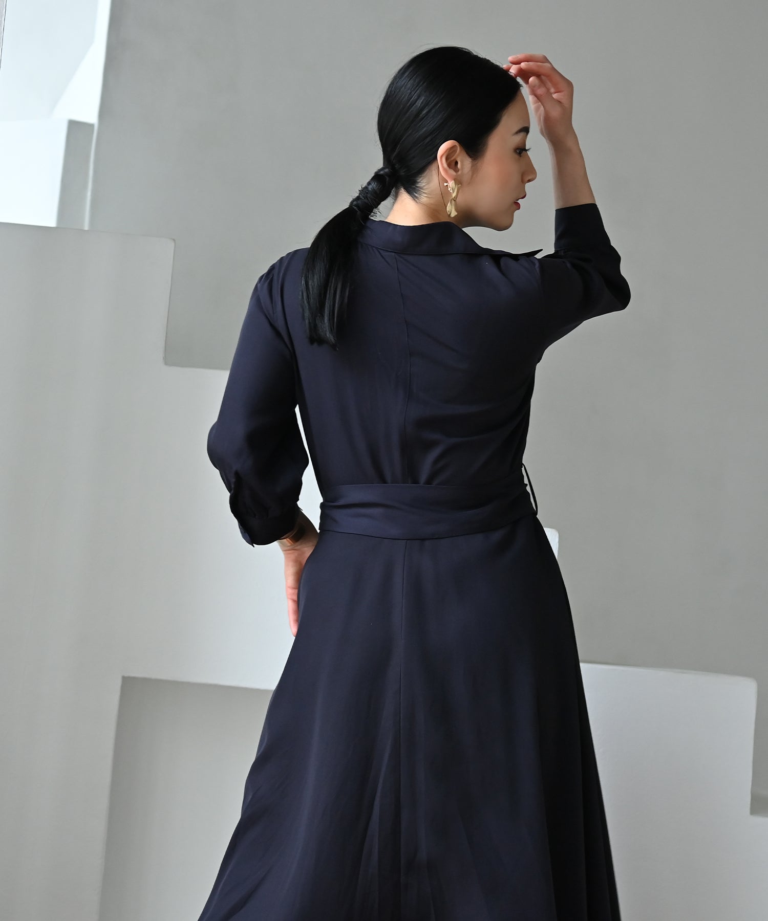 黒の七分袖シャツワンピース