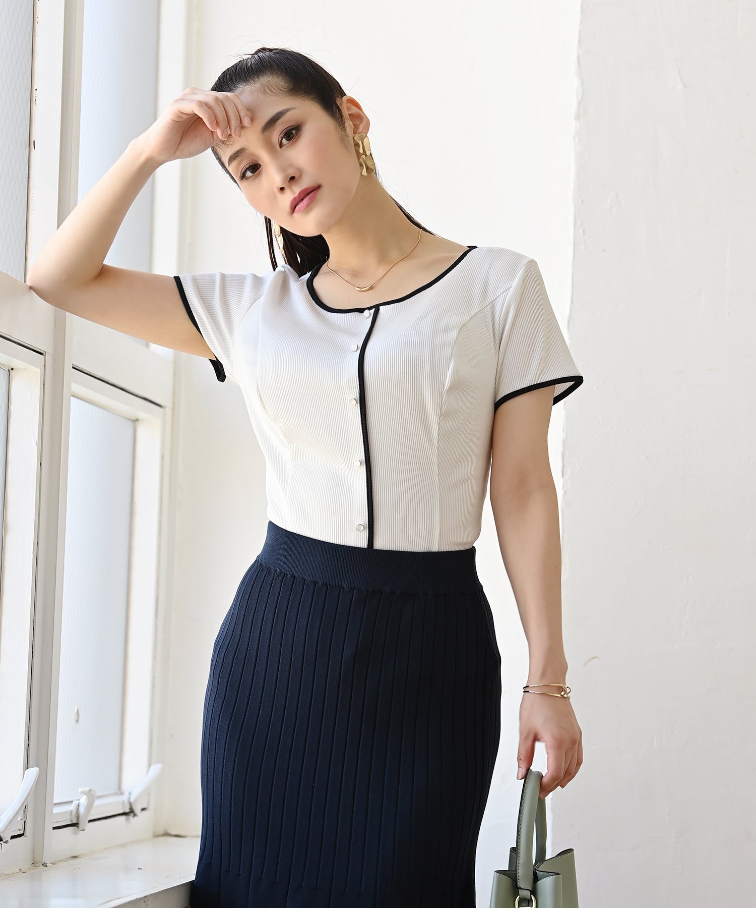 HEART CLOSET ハートクローゼット 袖ボタンカットソー アイボリー HEART CLOSET ハートクローゼット 袖ボタンカットソー