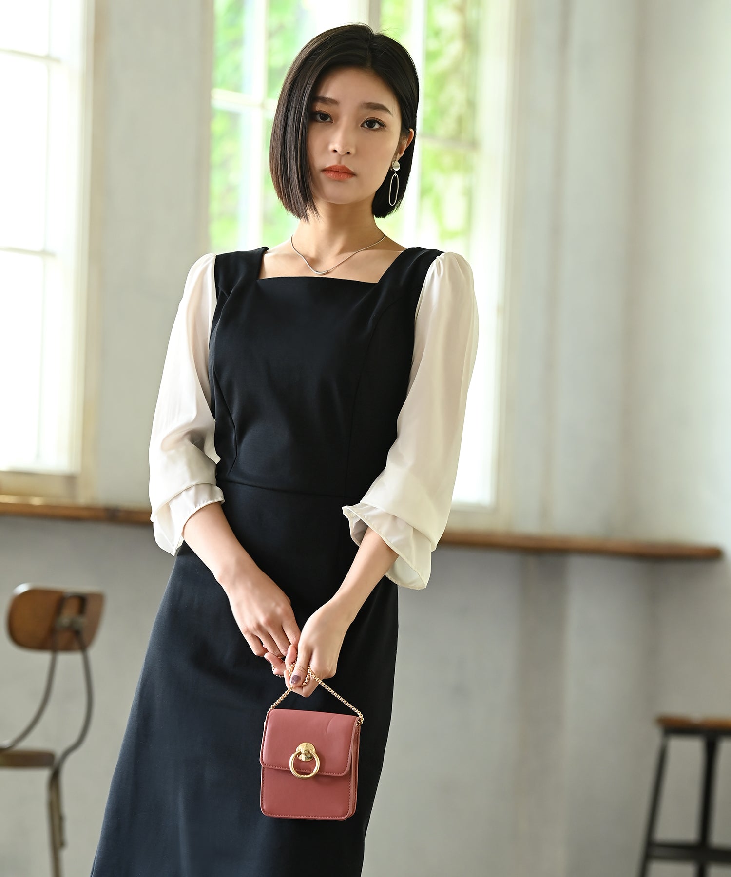 madame H closet 麻スクエアネックワンピース　ネイビー madame H closet 麻スクエアネックワンピース ネイビー