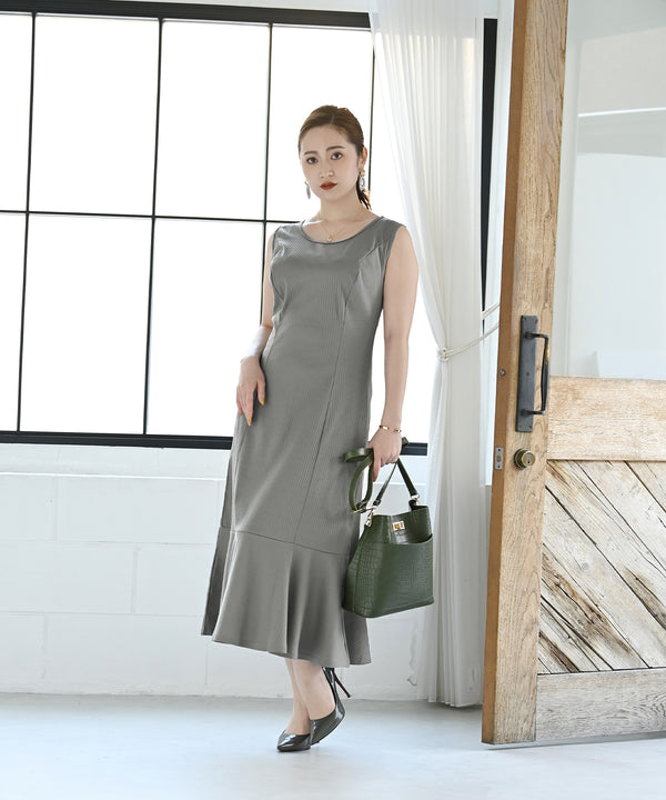 テーラーメイド　ノースリーブワンピース　M テーラーメイド ノースリーブワンピース M テーラーメイド