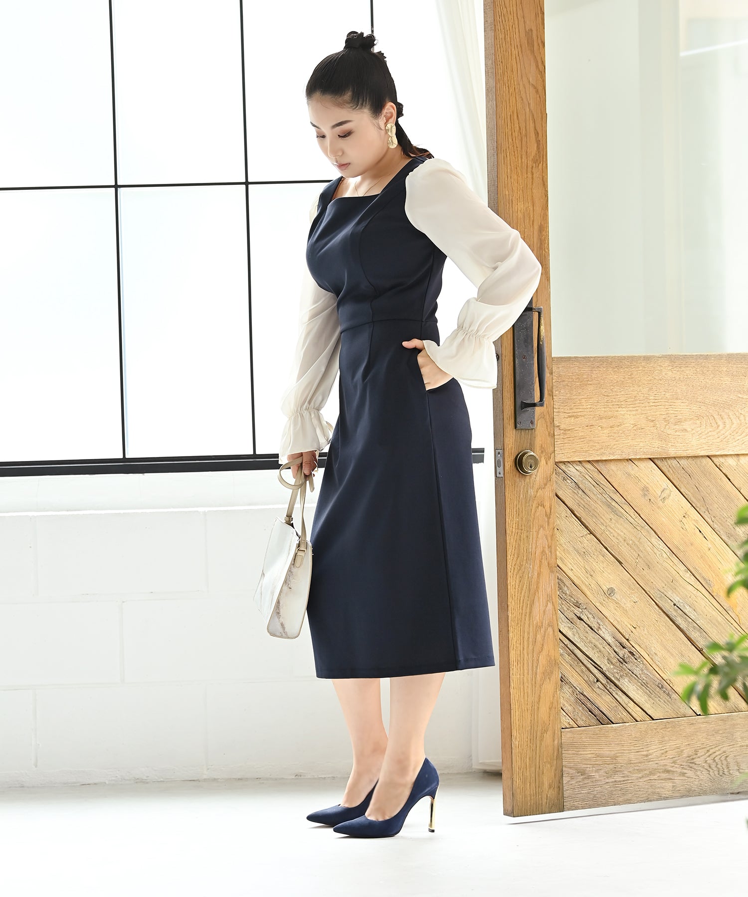 【Kenneth Lady】 シースルースリーブスクエアネックワンピース Kenneth Lady】 シースルースリーブスクエアネックワンピース