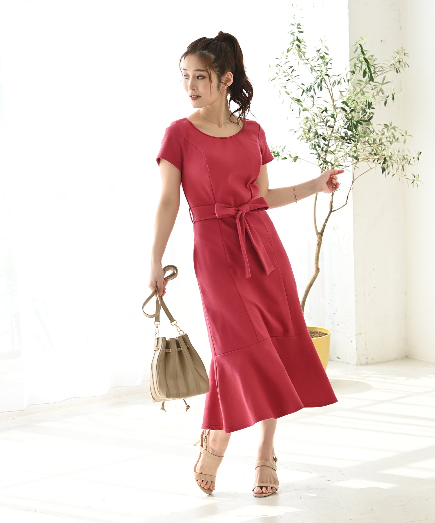 1/6 女性素体フィギュア 赤ワンピースドレス ヘッドパーツ付き 楽天